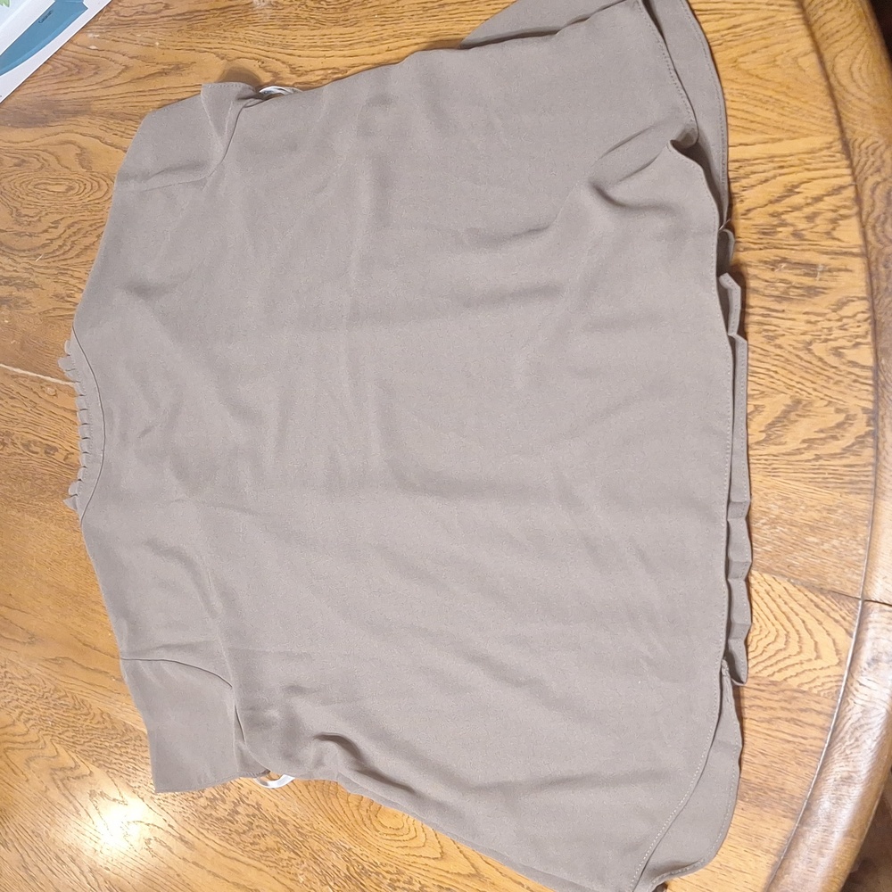 Calvin Klein Flutter Sleeve Shirt - Picture 3 of 3